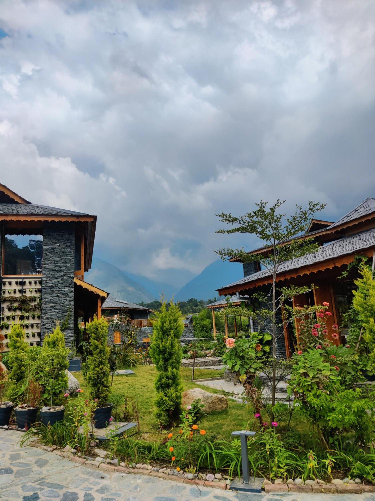 Osho Himalayas Wellness Resort Kangra Eksteriør billede
