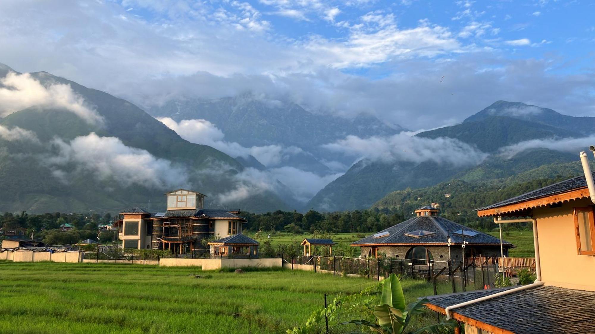 Osho Himalayas Wellness Resort Kangra Eksteriør billede